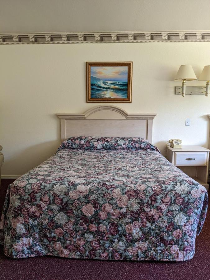 Lighthouse Inn Кресънт Сити Екстериор снимка