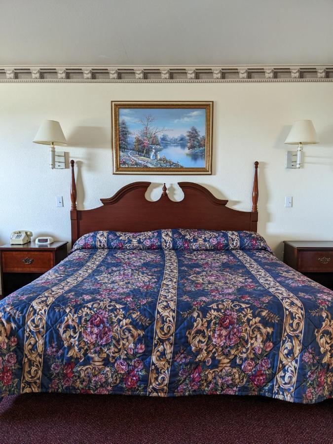 Lighthouse Inn Кресънт Сити Екстериор снимка